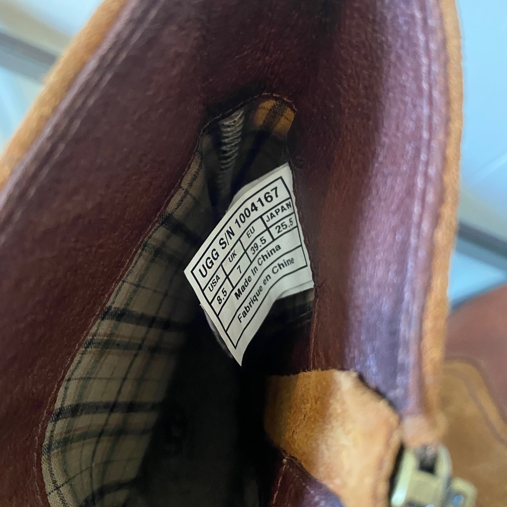 NWOT UGG Lou Boots - Picture 4 of 6